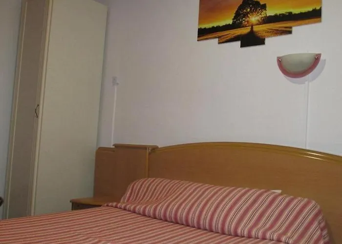 Nocleg ze śniadaniem Pictav 2*